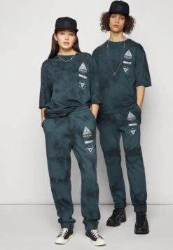 YOURTURN Wincent Weiss Unisex - Trainingsbroek - Black 14 YOURTURN Wincent Weiss Unisex - Trainingsbroek - Black -Yourturn 18525c926f3142e6bc6aa97540204c15