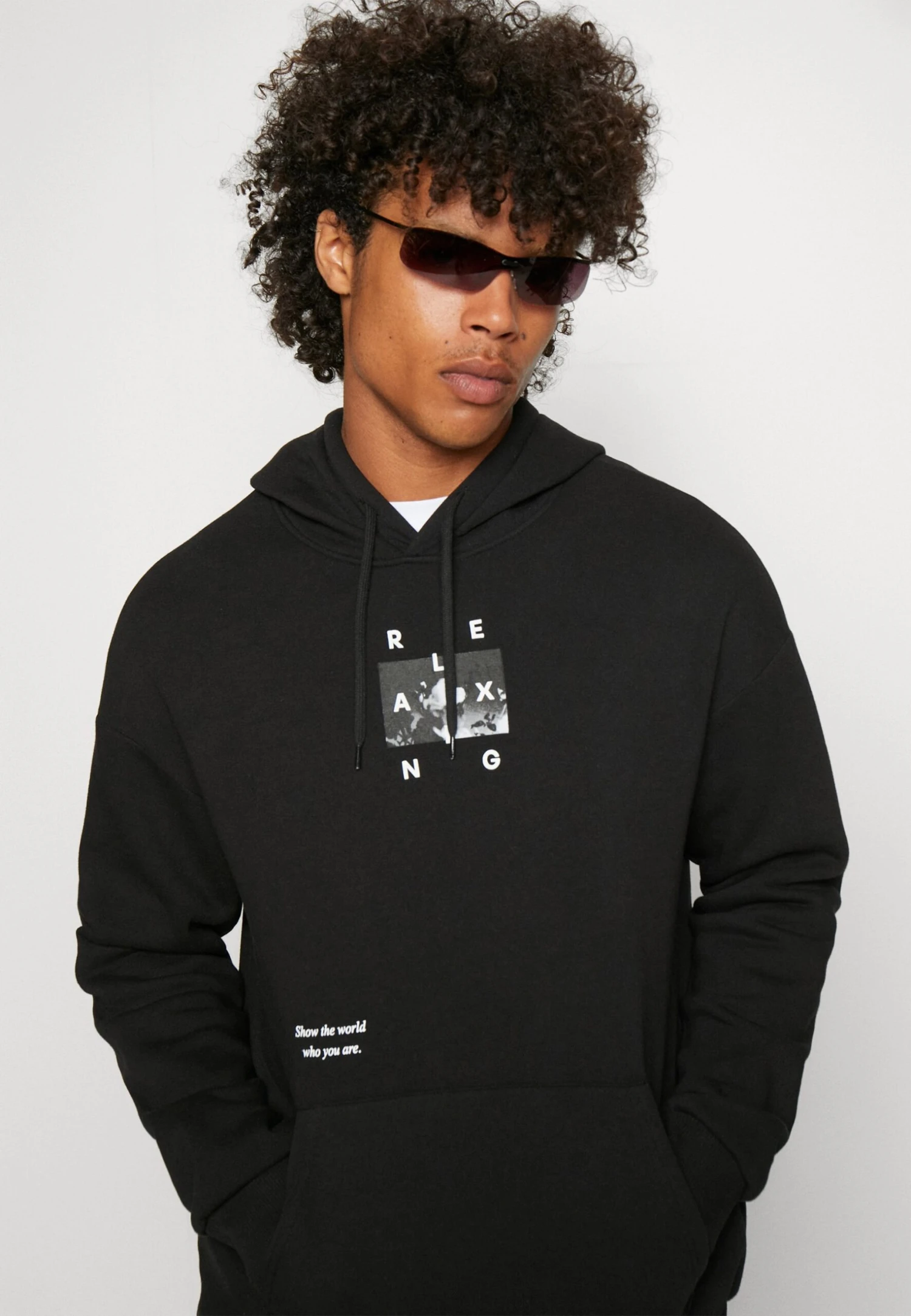 YOURTURN Yt-Zi-0122-0413Relaxed Hoodie / 802 - Black - Hoodie - 802 - Black 6 YOURTURN Yt-Zi-0122-0413Relaxed Hoodie / 802 - Black - Hoodie - 802 - Black - Afbeelding 4