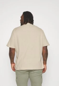 YOURTURN Unisex - T-Shirt Basic -Light Green/ Off-White 13 YOURTURN Unisex - T-Shirt Basic -Light Green/ Off-White -Yourturn 2f59b2e8fb1843719da15f2e00e33582