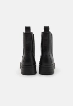 YOURTURN Korte Laarzen - Black -Yourturn 2f64bcfc149d4989a60c56b045497a83