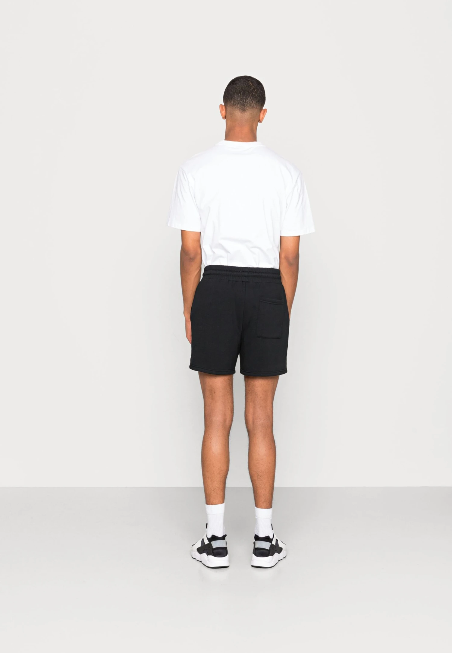 YOURTURN Basic Unisex - Shorts - Black 5 YOURTURN Basic Unisex - Shorts - Black - Afbeelding 3