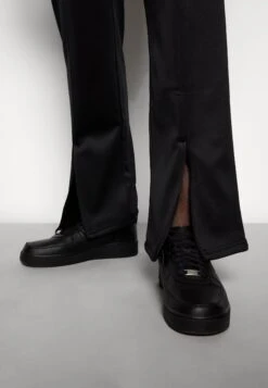 YOURTURN Unisex - Trainingsbroek - Black 13 YOURTURN Unisex - Trainingsbroek - Black -Yourturn 5c4f8c8cb63e40f79401d8fdfffc3743