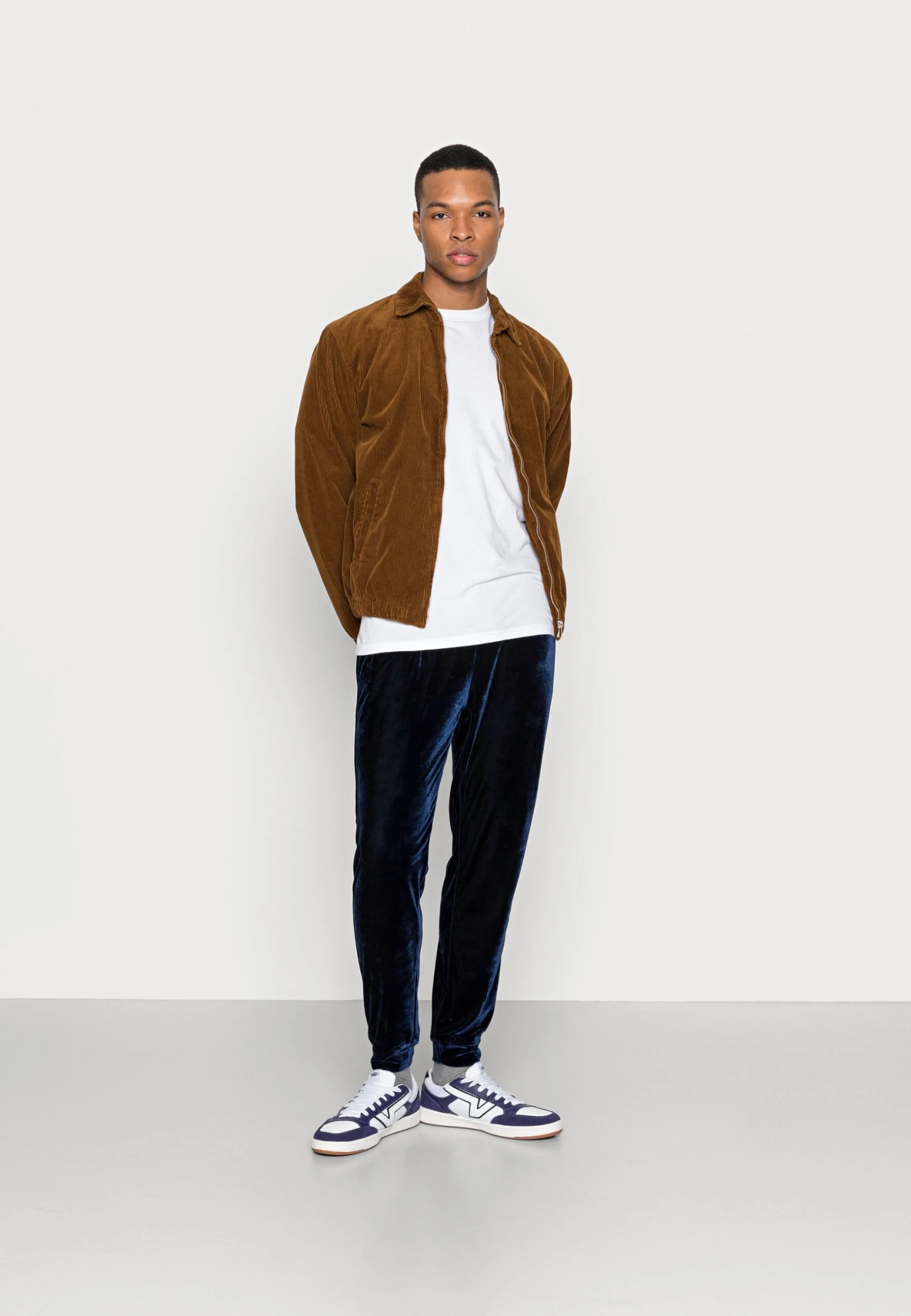 YOURTURN Festive Jogger Unisex - Trainingsbroek - Dark Blue 4 YOURTURN Festive Jogger Unisex - Trainingsbroek - Dark Blue - Afbeelding 2