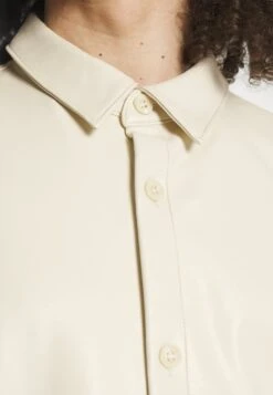 YOURTURN Unisex - Imitatieleren Jas - Beige -Yourturn a32ba3b97fb84e7fae95b9c061124838