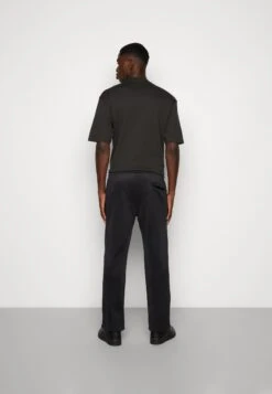 YOURTURN Unisex - Trainingsbroek - Black 10 YOURTURN Unisex - Trainingsbroek - Black -Yourturn b4ad6068df1f4c538a4520b01ec3793c