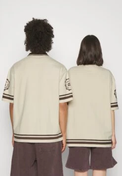 YOURTURN Unisex - Poloshirt - Off-White 11 YOURTURN Unisex - Poloshirt - Off-White -Yourturn b655314a0de44ac7819292d4eb2f4c5b