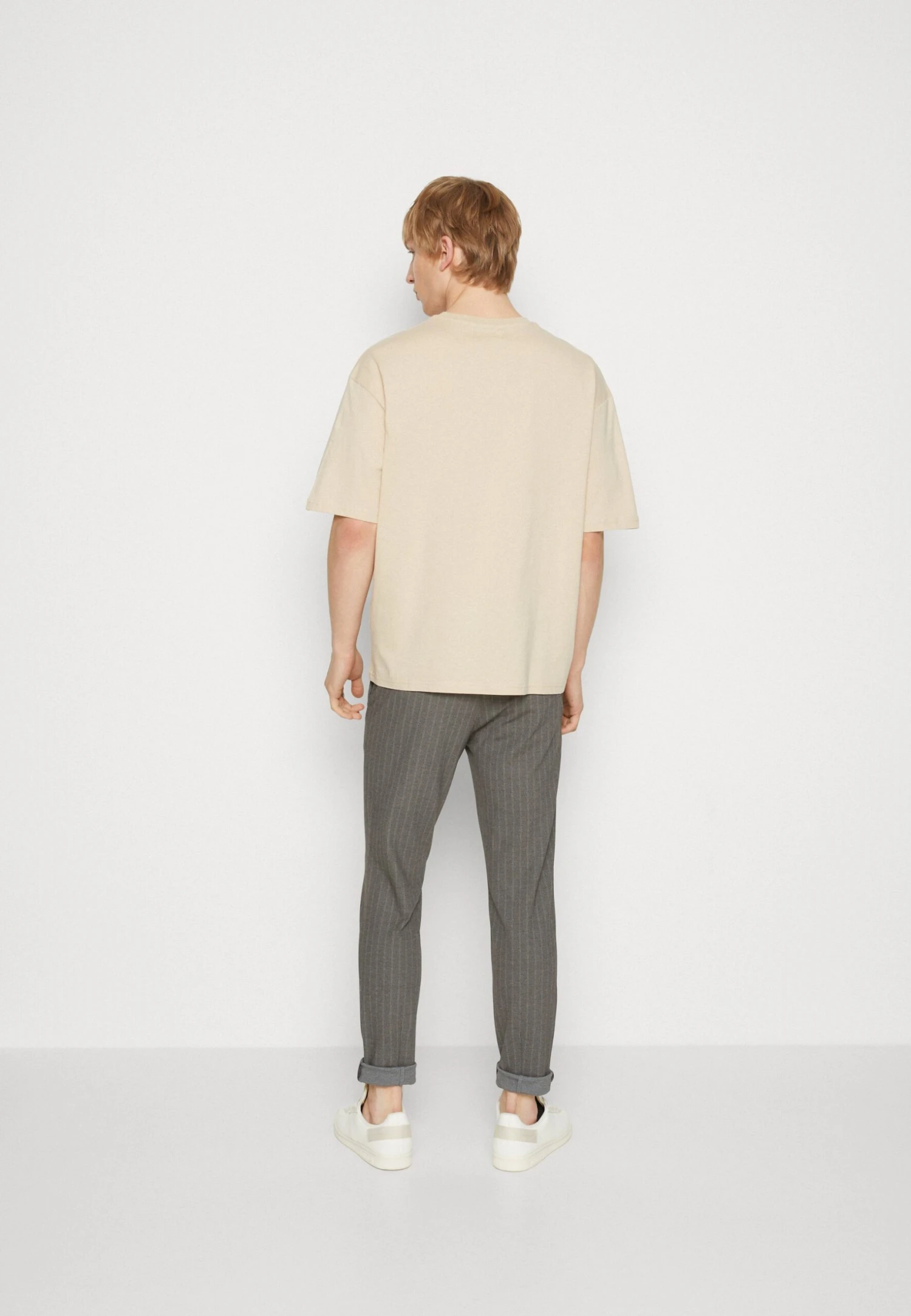 YOURTURN Graphic Tee Unisex - T-Shirt Print - Beige 5 YOURTURN Graphic Tee Unisex - T-Shirt Print - Beige - Afbeelding 3