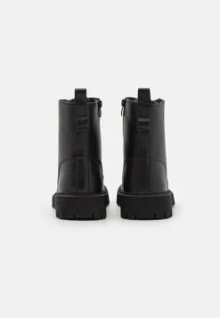 YOURTURN Veterboots - Black 10 YOURTURN Veterboots - Black -Yourturn d4ee08c0b3bf43f3b0381acd10e2d910