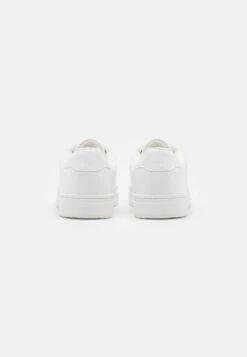 YOURTURN Sneakers Laag - White -Yourturn e422fcb945e54679a768f4c471e3e98a