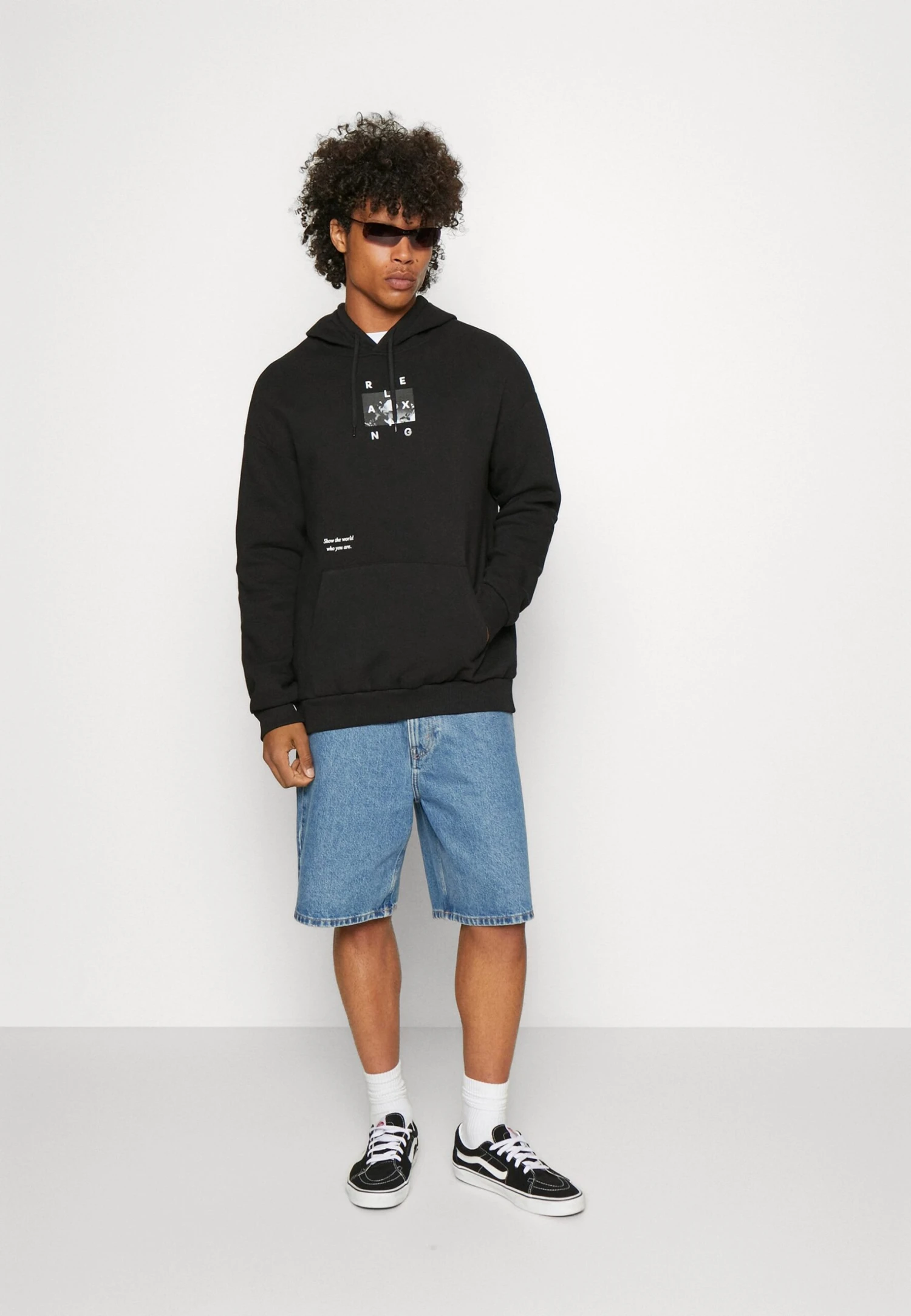 YOURTURN Yt-Zi-0122-0413Relaxed Hoodie / 802 - Black - Hoodie - 802 - Black 4 YOURTURN Yt-Zi-0122-0413Relaxed Hoodie / 802 - Black - Hoodie - 802 - Black - Afbeelding 2